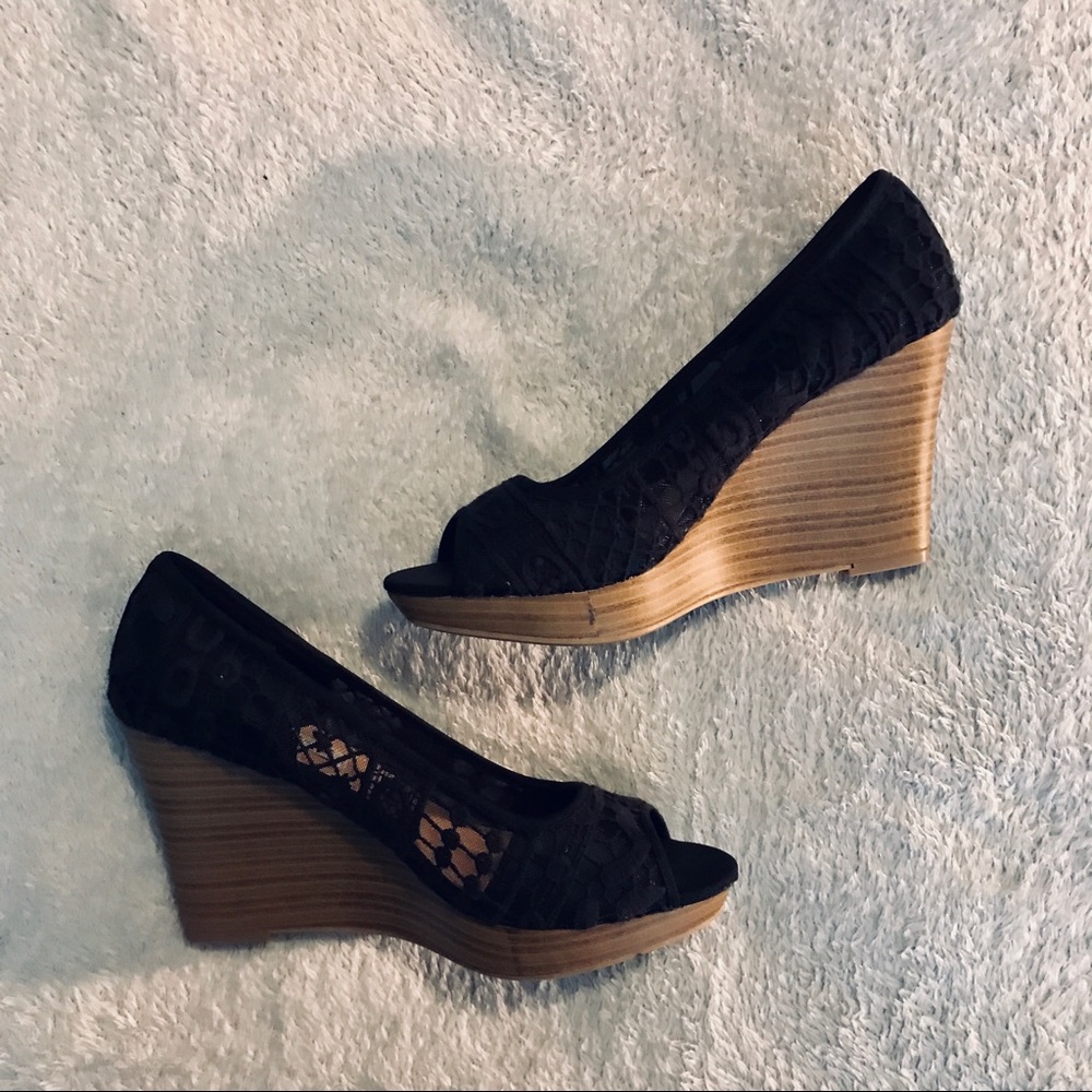 Peep Toe Embroidered Mesh Wedge